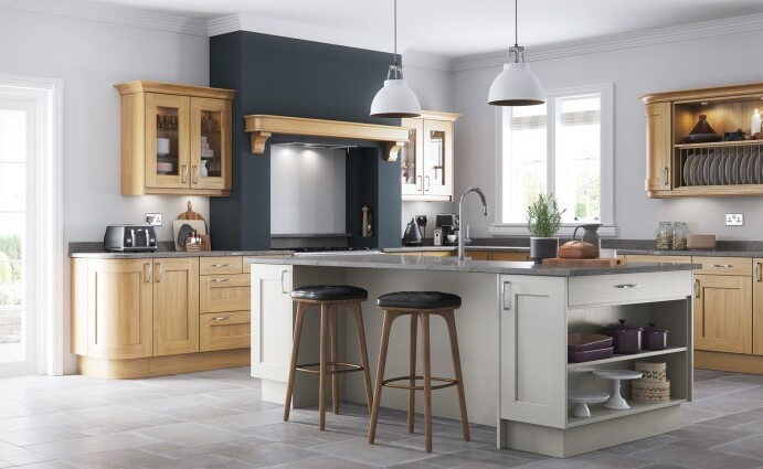 classic-traditional-country-wakefield-light-oak-painted-stone-kitchen-hero-b-700-x-425